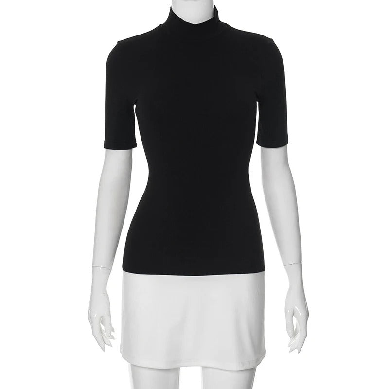 Slim-fit turtleneck patchwork bodycon kjole, sort hvit, ideell for både hverdag og fest.
