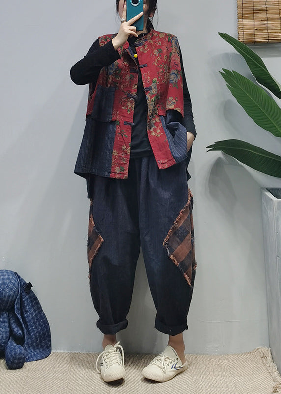 Komfortabel kvinnes vintage vest. Ermeløs, løs passform med patchwork og unike kinesiske knapper for vår/sommer.
