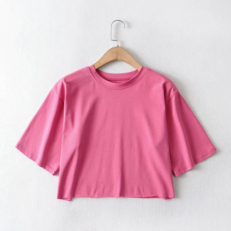 Myk løs croptop, ideell for varme sommerdager, lett og luftig design for dame.
