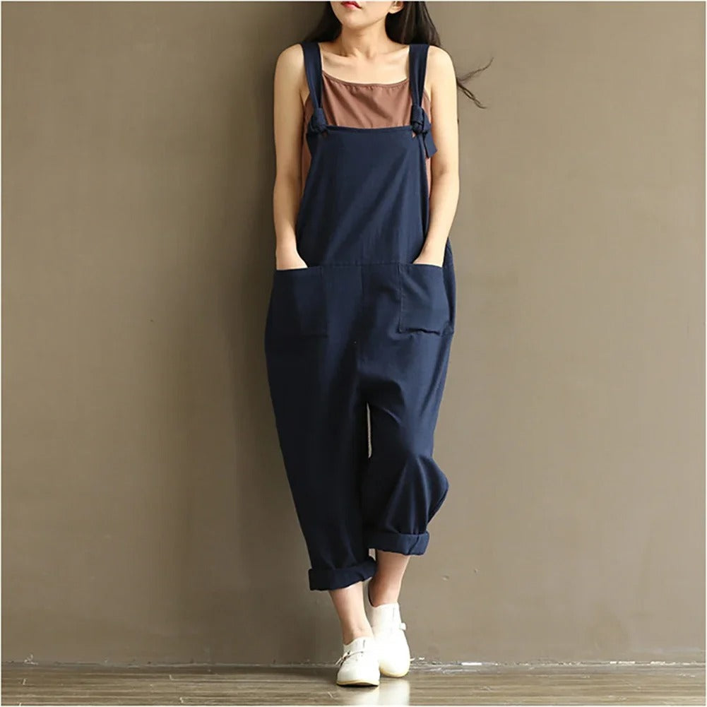 Frontbilde av løs uformell harem jumpsuit for kvinner, med romslig passform for maksimal komfort.