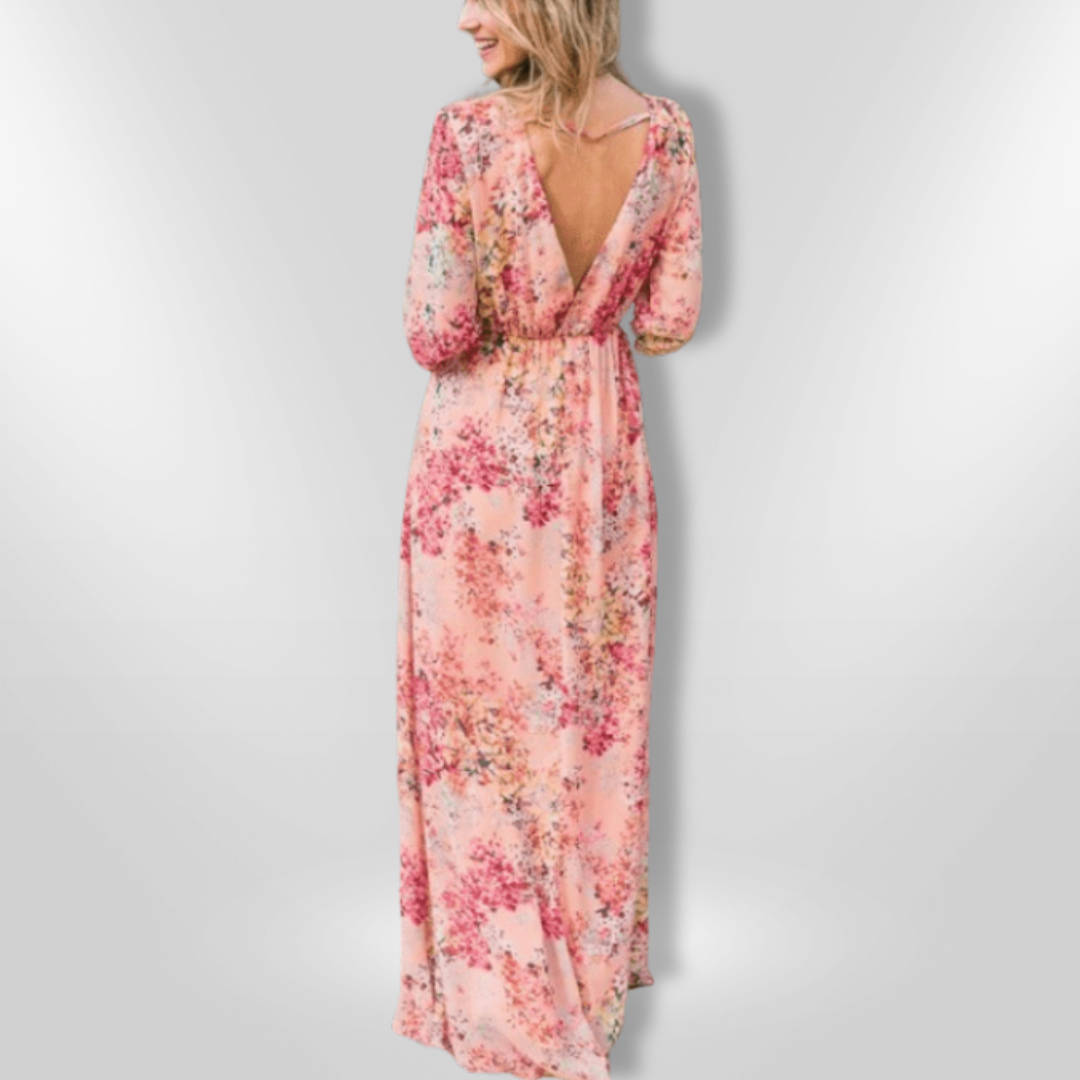 Romantisk lang blomsterkjole for kvinner med V-hals. Bohemsk rosa maxikjole, ideell for sommerdager.