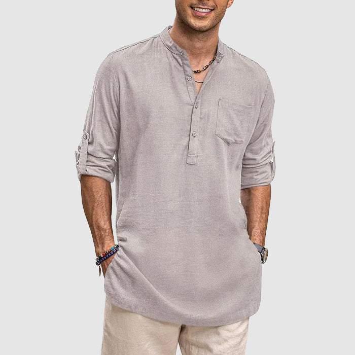 Tidløs langermet Henley skjorte for menn, perfekt for vår- og høstdager, enten avslappet eller smartcasual.