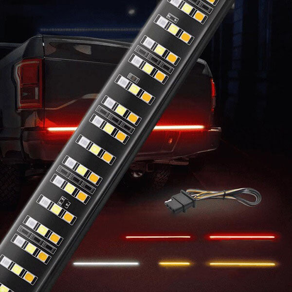 LED sikkerhetslys for bakluke, varsellys og blinklys, essensielt biltilbehør for mørke veier.