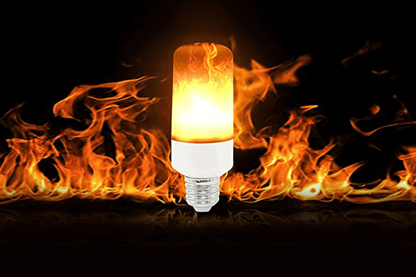 Skap magisk atmosfære med denne varm hvite LED lyspæren med realistisk flammeeffekt for interiør.