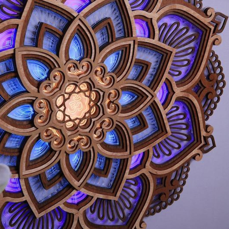 LED Mandala lampe som gir varmt, beroligende lys. Flott dekorasjon for yogarom eller hjemmets velvære.