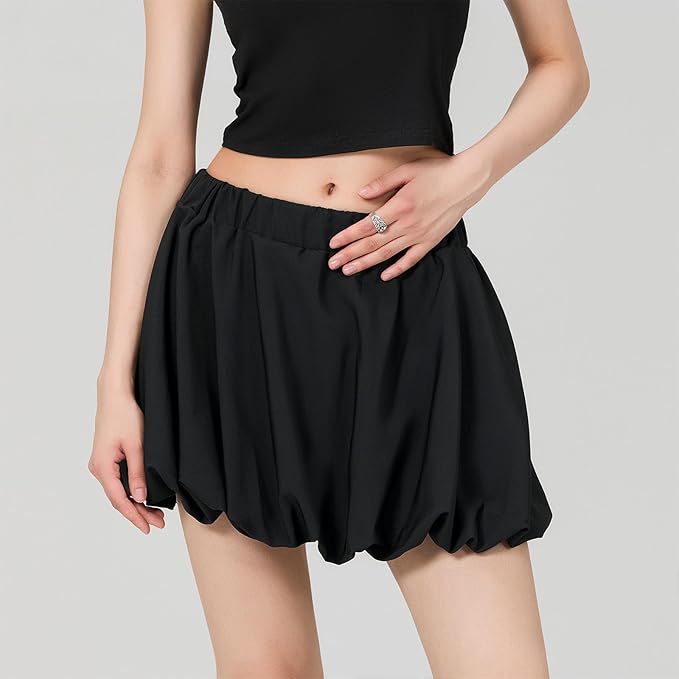 Lekent ballongskjørt, perfekt for fest og å vise frem en trendy miniskjørt-stil. Komfortabelt og chic.