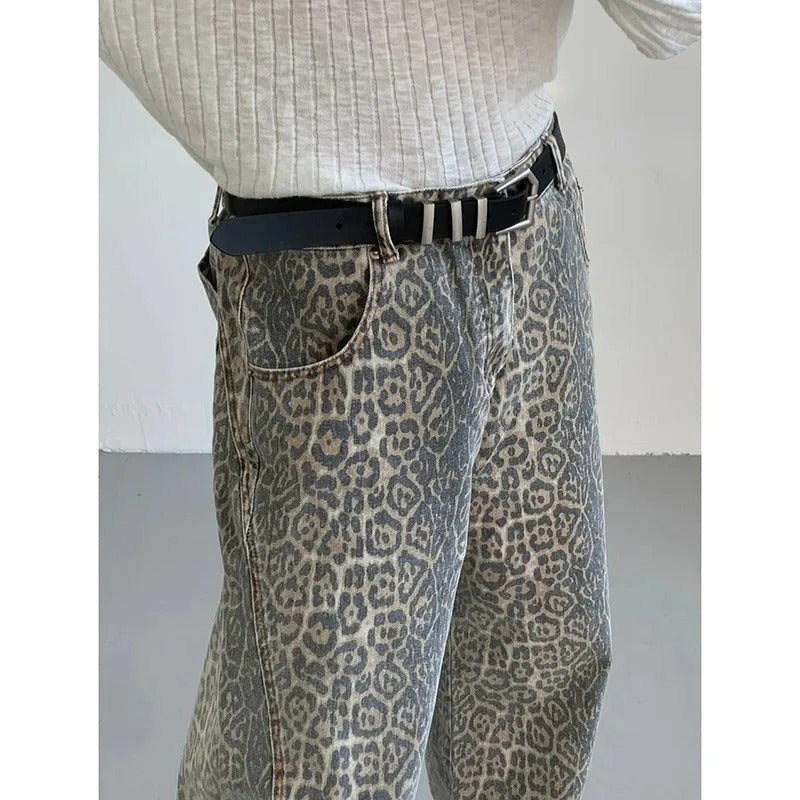 Leopardbukse med høy midje for dame, komfortabel og trendy, egnet for fritid og mote.