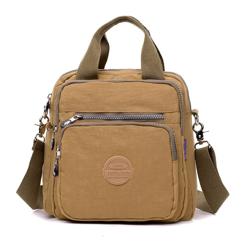 Stilig nylon crossbody-veske for kvinner, med smarte rom for god organisering.