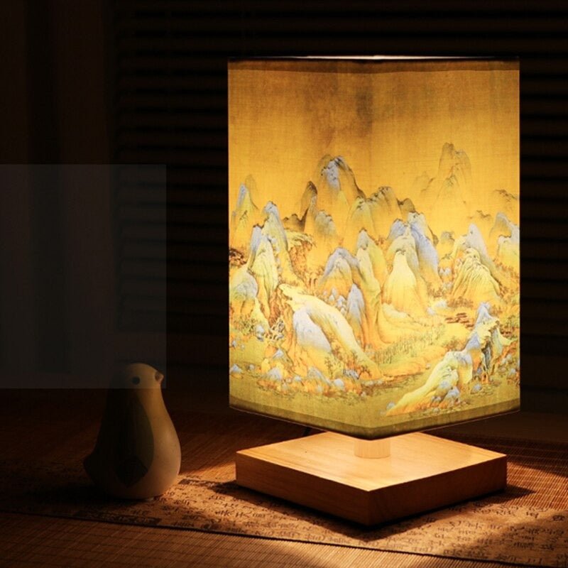 Elegant japansk-inspirert bambus bordlampe. Liten designlampe som passer til soverom og stue.