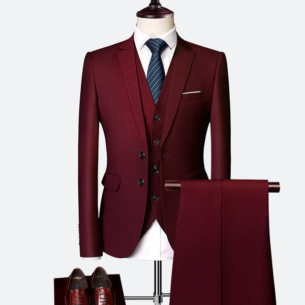 Detaljert bilde av luksus 3-delt slim fit dress for menn. Høykvalitets herredress, klar til bruk.