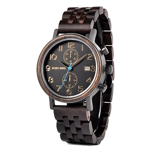 Luksuriøs herreklokke i tre og stål på et håndledd. Elegant armbåndsur, et stilig tilbehør for menns stil.