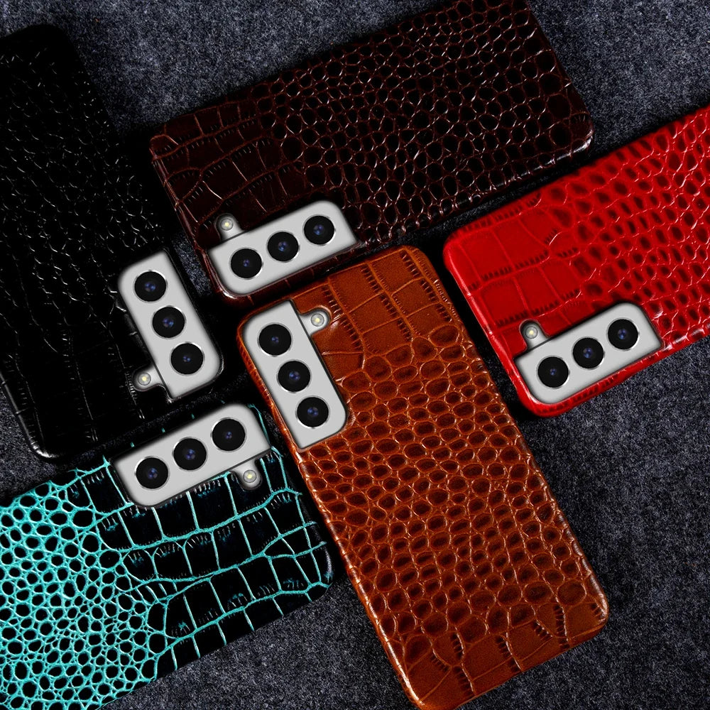 Baksiden av elegant lærveske til Samsung Galaxy S24. Slitesterkt mobilcover og mobilbeskyttelse.