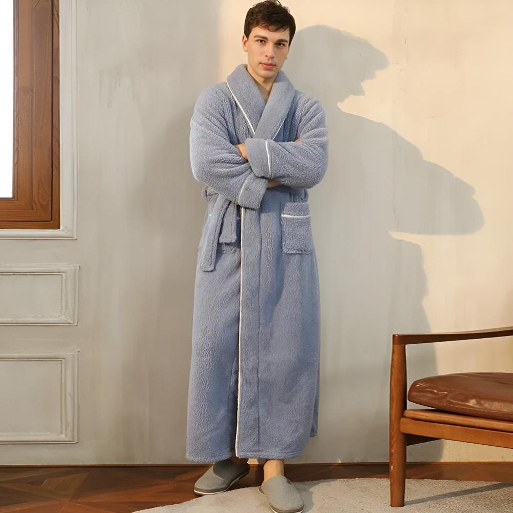 Myk unisex fleecebadekåpe i korallfleece, perfekt for avslapning og varm hjemmetøy.