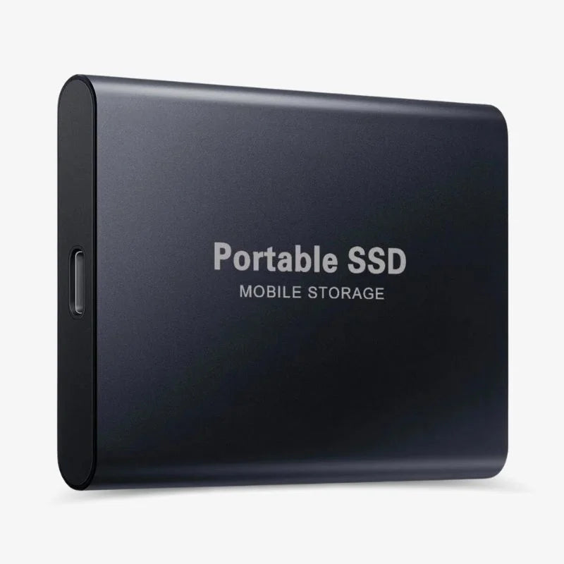 Detalj av USB 3.2-port på ekstern SSD, sikrer lynrask tilkobling til PC og Mac.