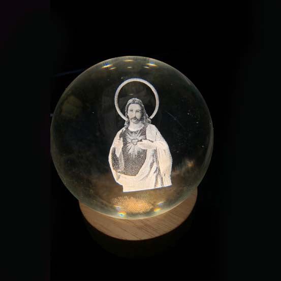 Dekorativ månekrystallkule LED-lampe, ideell for soverom eller stue.