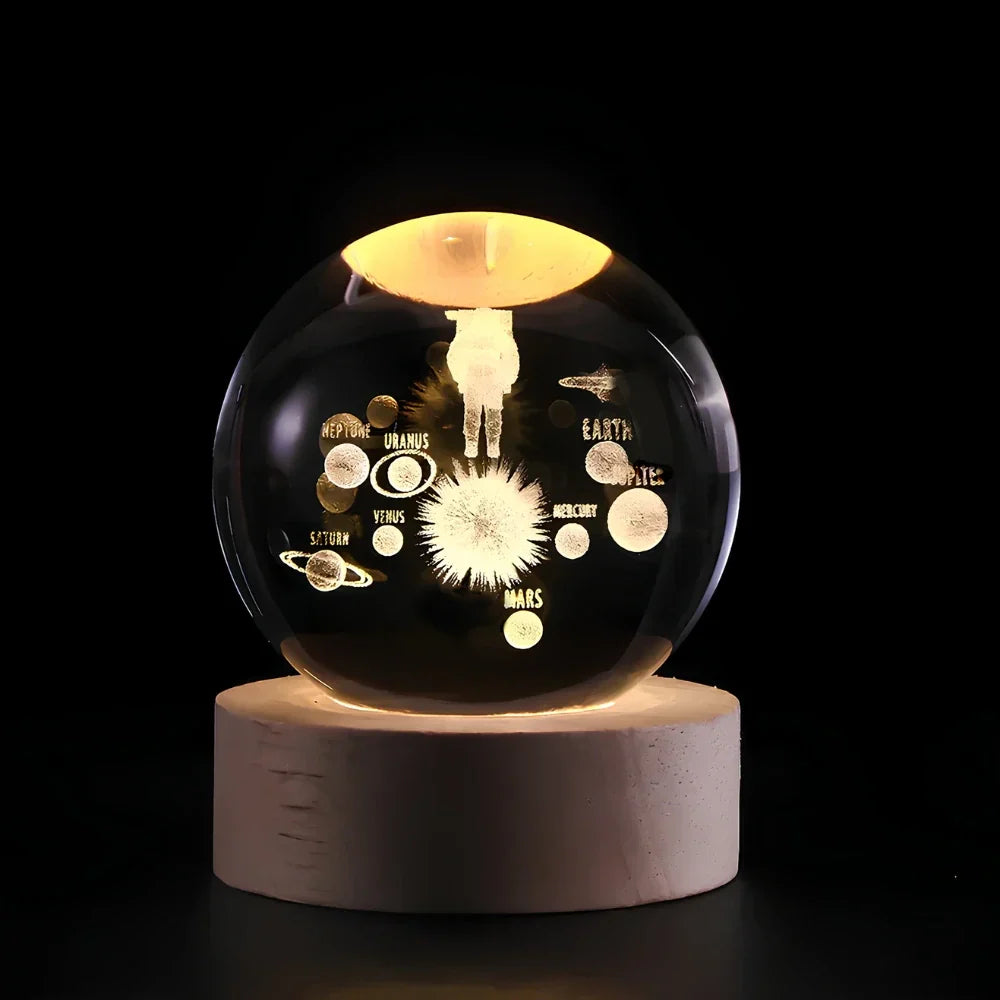 Magisk 3D krystallkulelampe, perfekt som soveromslampe eller unik interiørdekorasjon med LED og romtema.
