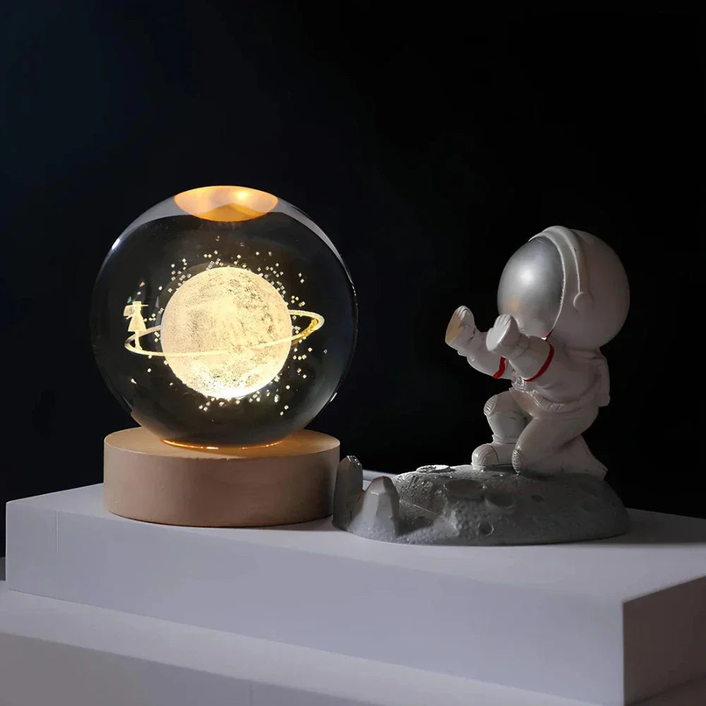 Dekorativ 3D krystallkulelampe med LED-lys. USB-drevet, ideell for stemningsbelysning i ethvert rom.
