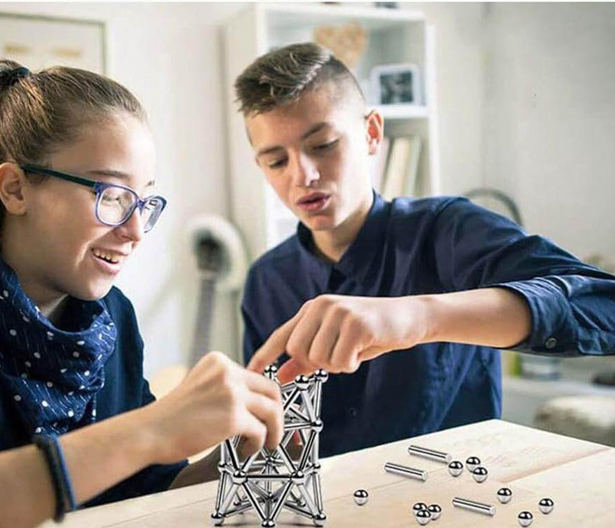 Magnetiske Byggepinner og Kuler - Kreativ Moro for Alle Aldre