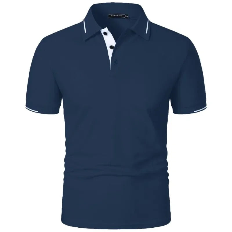 Marineblå klassisk polo skjorte for menn. Kortermet, tidløs stil for sommer og hverdag. Komfortabel herre polo.