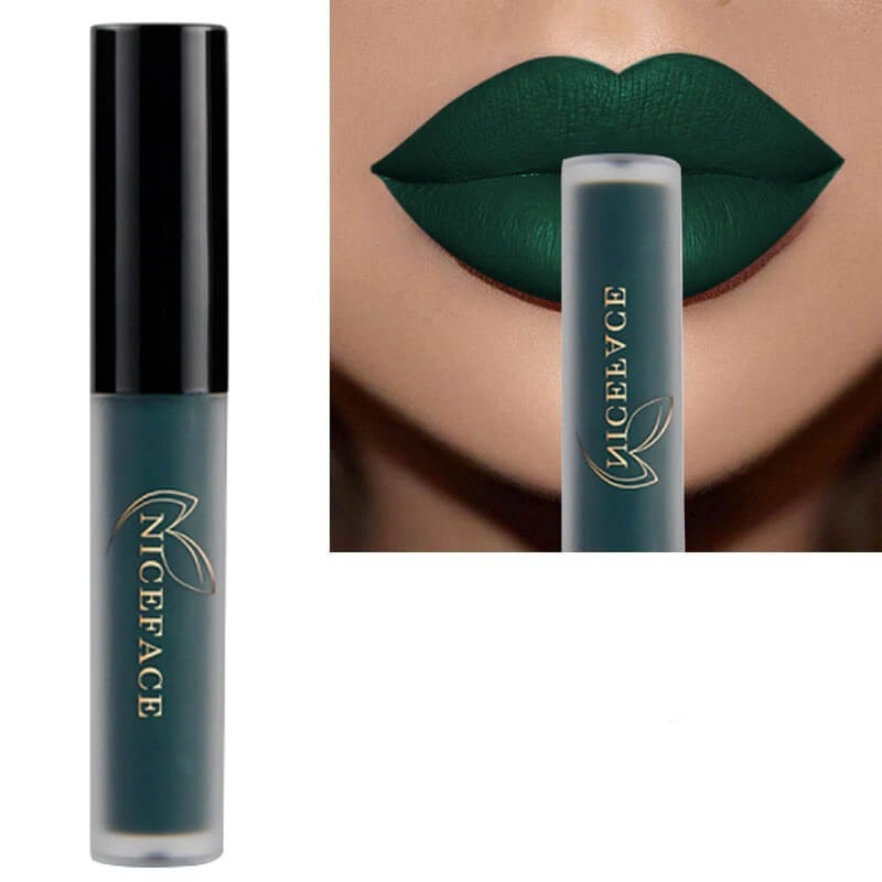 Drei matte flüssige Lippenstifte nebeneinander, verschiedene Rottöne, Must-have Kosmetik