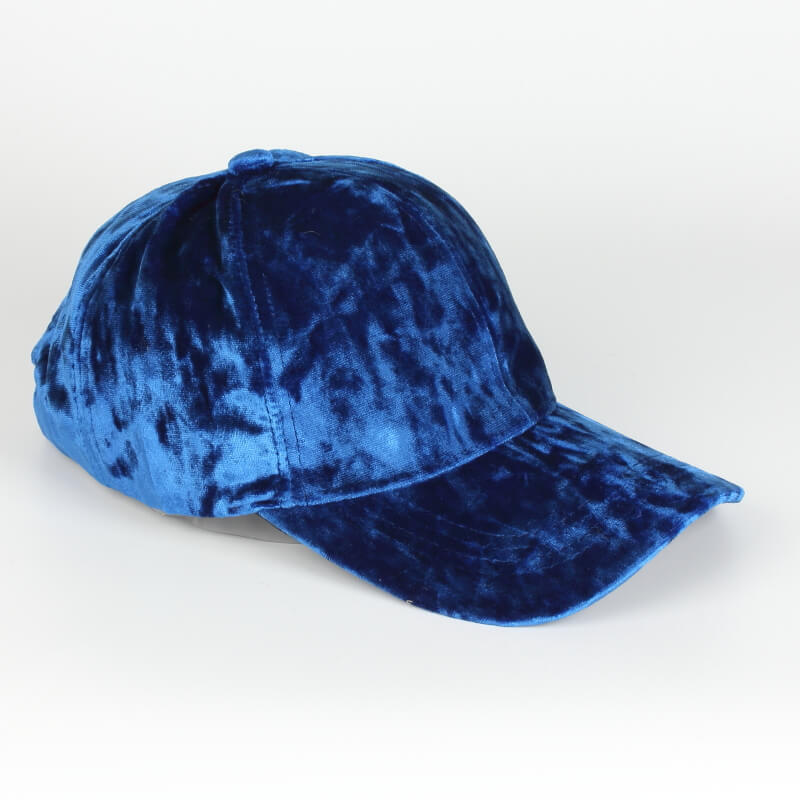 Komfortabelt hodeplagg for menn: En sporty baseballcaps for hverdagsbruk og beskyttelse.
