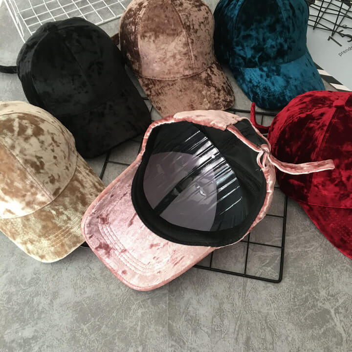 Trendy baseballcaps for menn, et must-have tilbehør for solrike dager og fritid.