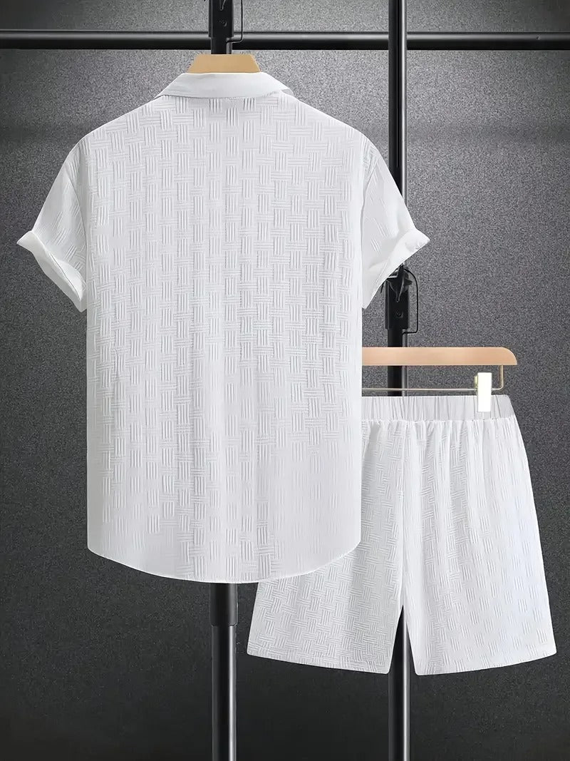 Komfortabelt jacquard shortssett for menn, perfekt fritidsantrekk for varme sommerdager.