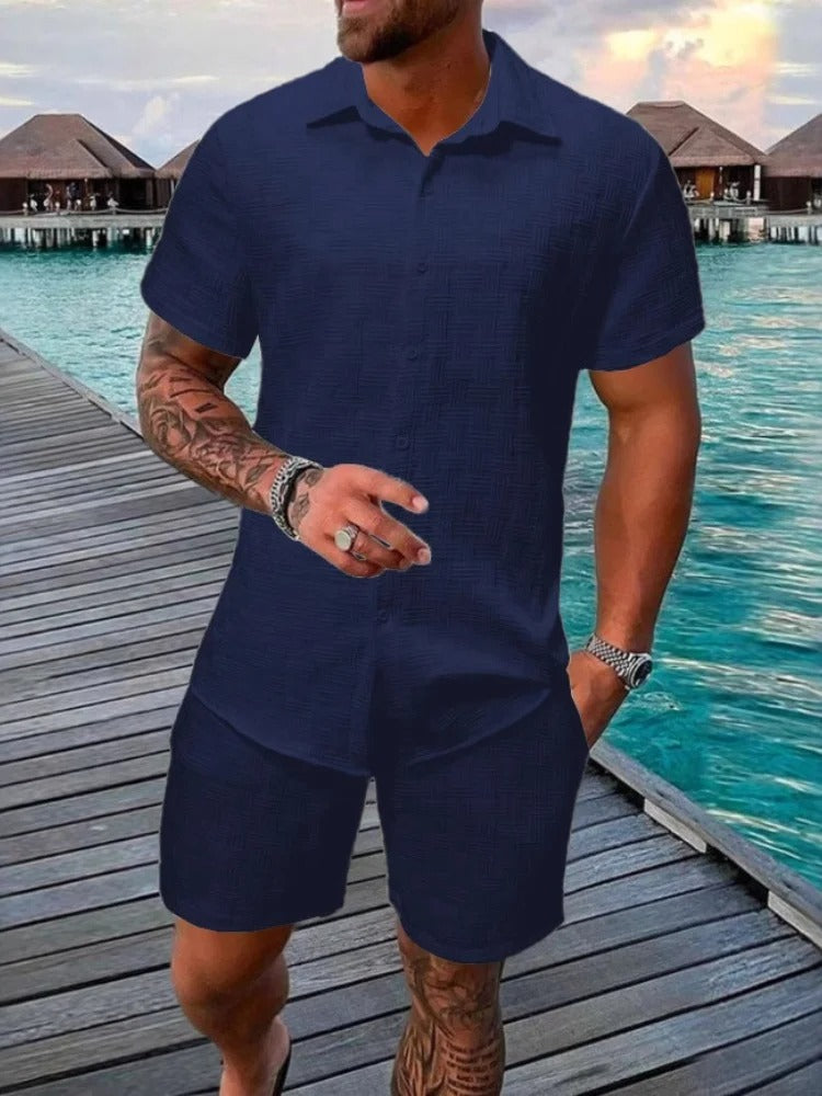 Stilig monokromt jacquard sett for menn, todelt antrekk med skjorte og shorts for sommer.