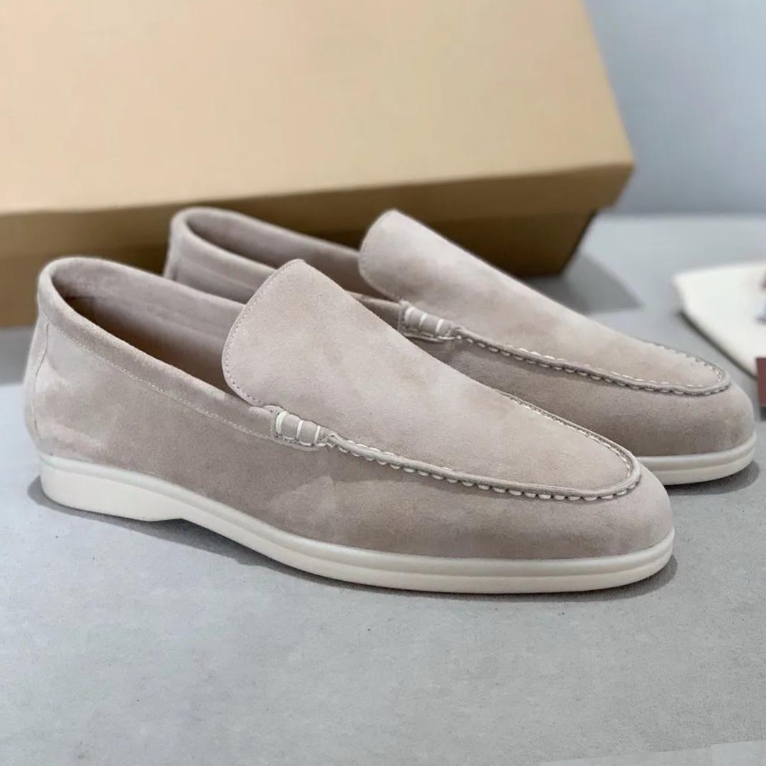 Elegante herre loafers i slip-on modell, klassisk og tidløs stil for fest og fritid.