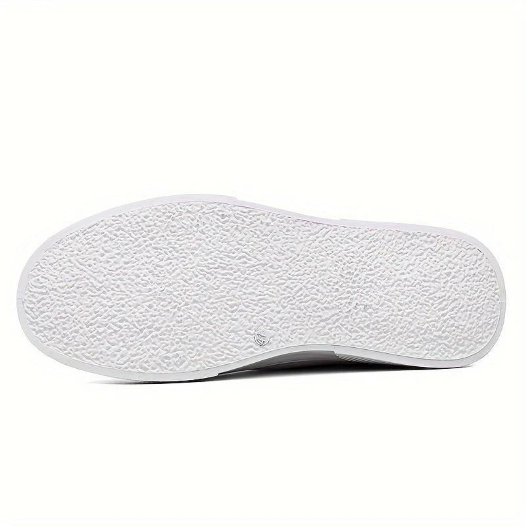 Moderne UrbanStyle sneakers i hvit for herre, med fokus på kvalitet og komfort for alle anledninger.