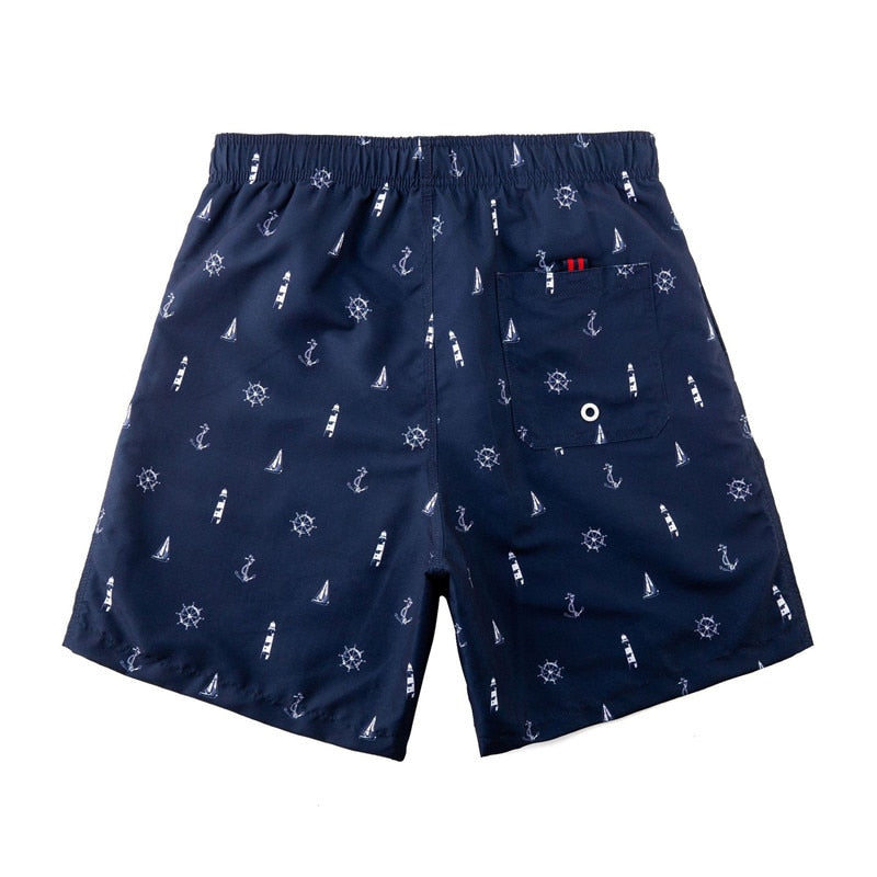 Menns shorts for strand og svømming, hurtigtørkende og komfortabelt design for en aktiv sommer.