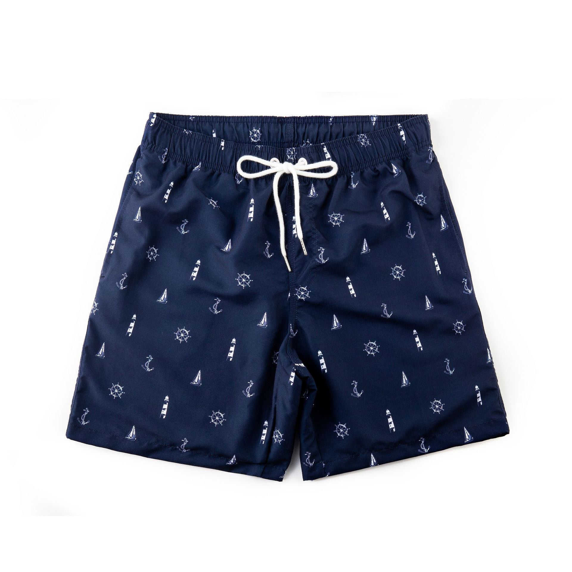Moderne menns strandshorts, lett og hurtigtørkende, ypperlig for ferie og avslapning.
