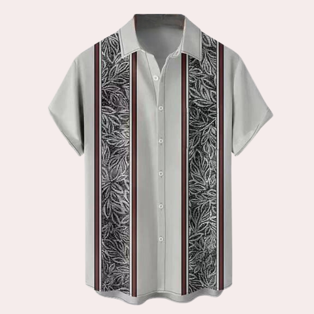 Stilig menns retro kortermet skjorte i myk bomull. Perfekt for en avslappet, men elegant sommerstil.