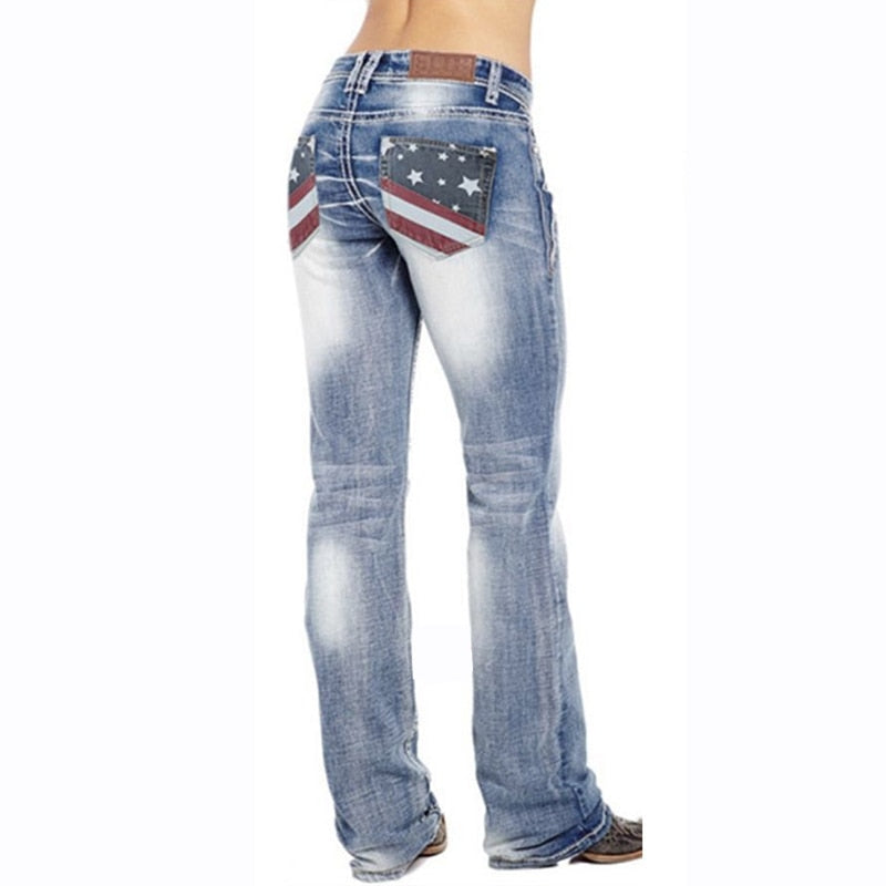 Frontbilde: Menns klassiske bootcut-jeans i mørkeblå. Ideell for tidløs herremote.