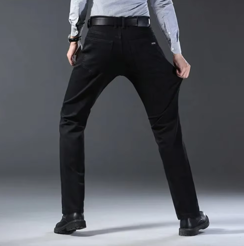 Tidløse menns jeans i blå denim, klassisk design for stil og komfort.