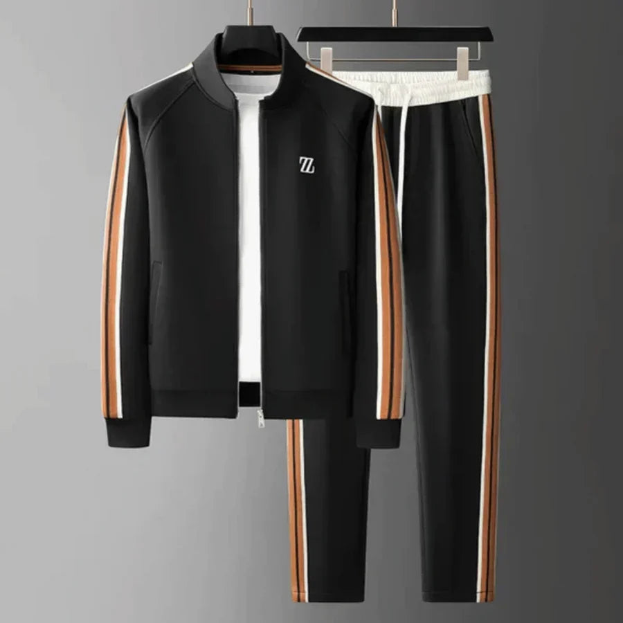 Svart menns treningssett i bomull polyester for sport og fritid. Komfortabel og allsidig.