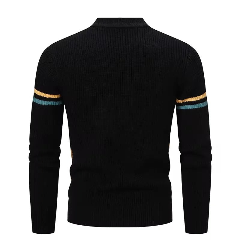 Høyhalset rutete herregenser i varm strikk. Komfortabel og langermet vintergenser, ideell som casual pullover.