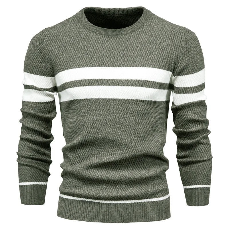 Trendy herre genser med patchwork design, lang erm og rund hals. Perfekt for casual stil.