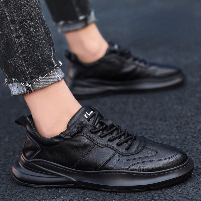 Grå og blå lettvekt sneakers for menn. Perfekt som løpesko eller hverdagssko med god demping.