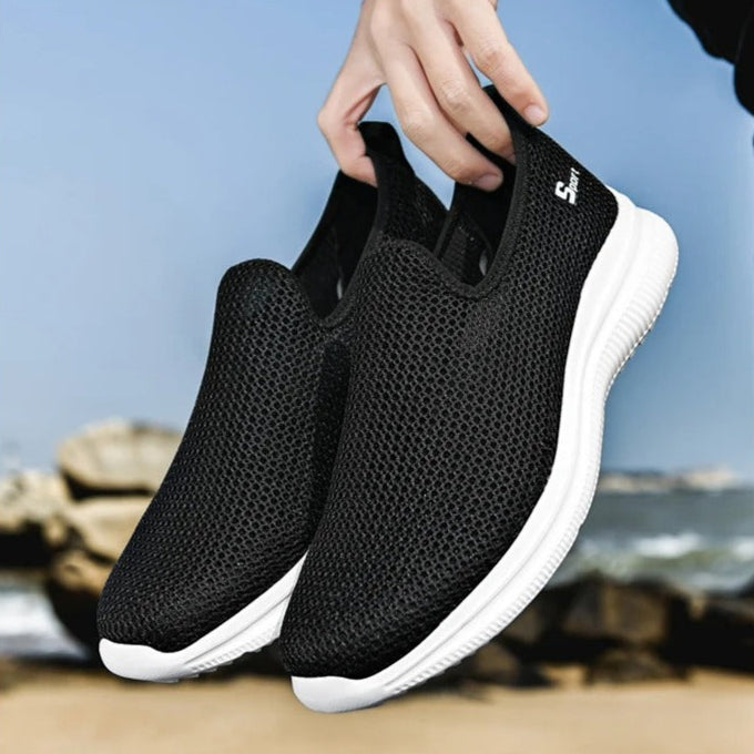 Menns lette fritidssko: To komfortable slip-on joggesko klare for daglig bruk og reiser.