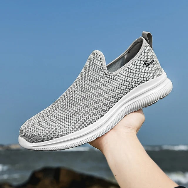 Ergonomiske menns slip-on joggesko; komfortabel hverdagssko med god demping.