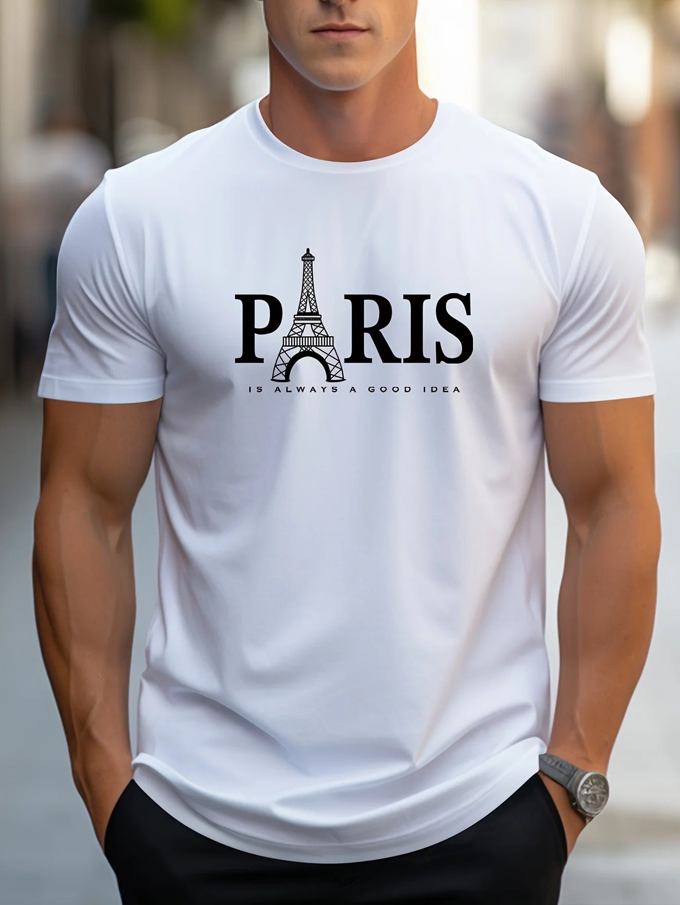 Casual oversized t-skjorte for menn med Paris-design. Perfekt for streetwear, kortermet komfort hele dagen.