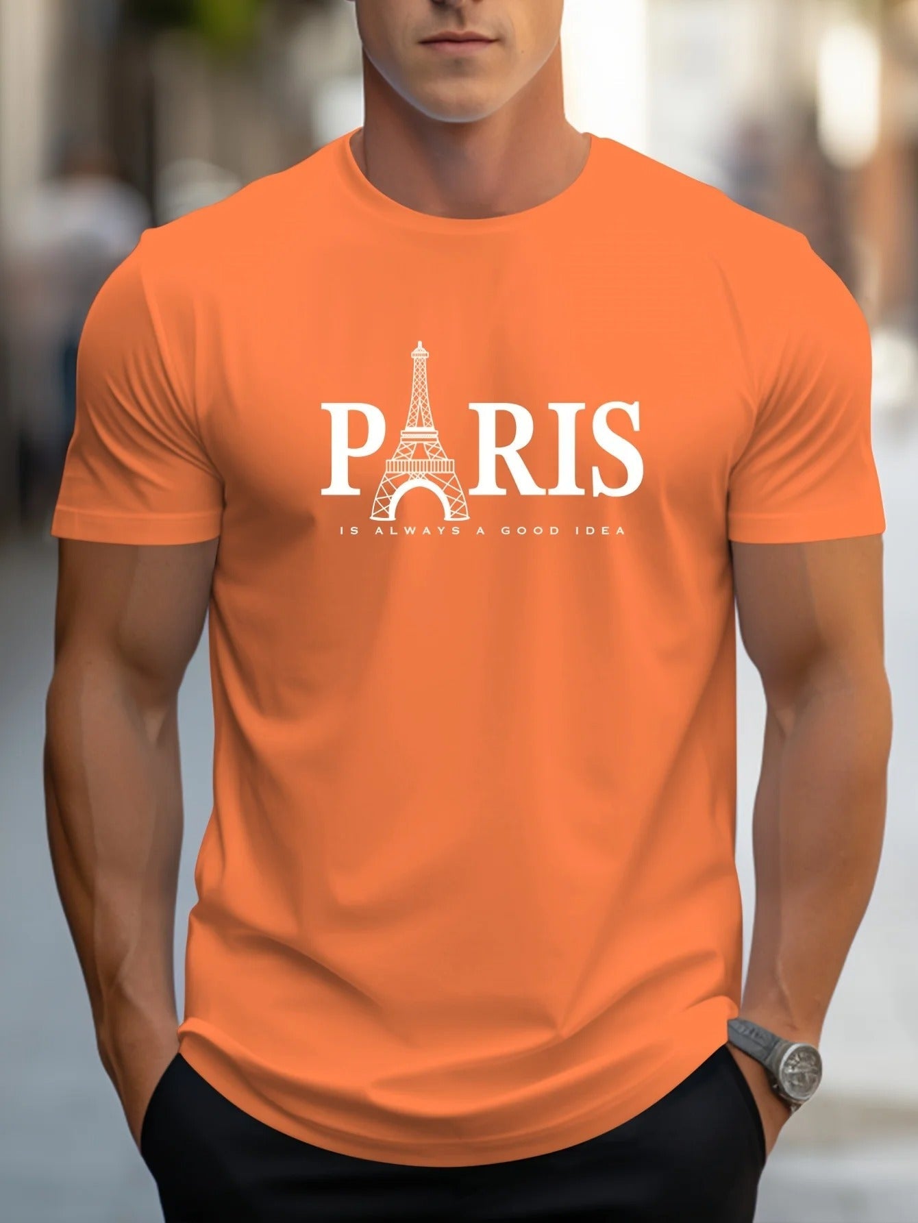 Trendy menns t-skjorte med Paris-trykk og oversized passform. Kortermet stil for streetwear og fritidsbruk.