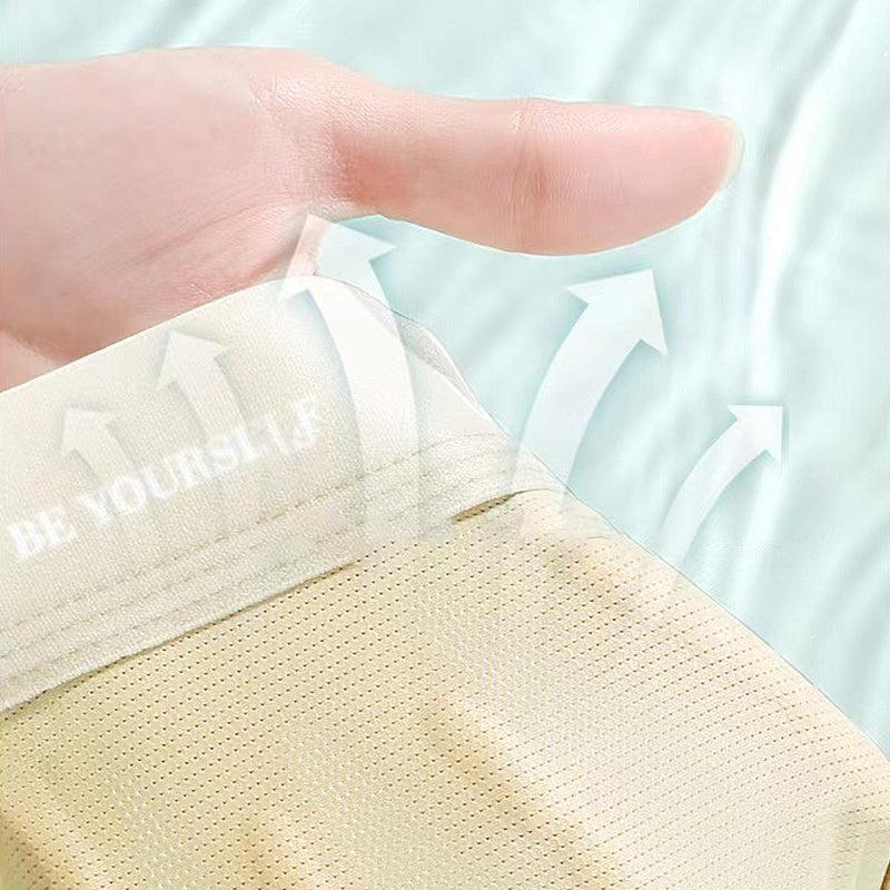 Hverdags sømløse herreundertøy i issilke, designet for komfortabel og usynlig passform.