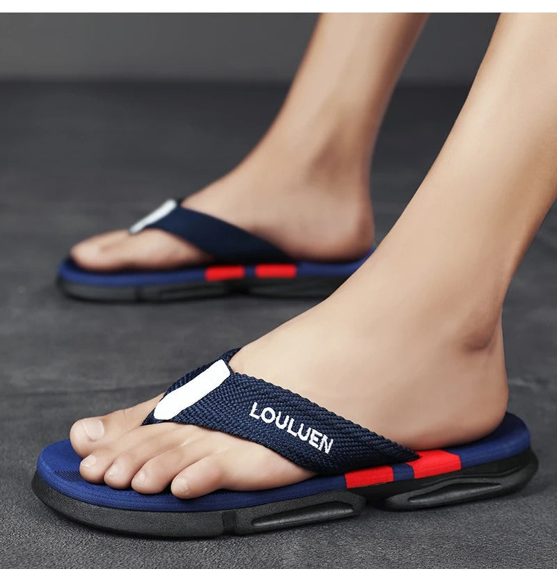 Stilige menns sommersko; sklisikre sandaler som kombinerer eleganse og funksjonalitet for ferien.
