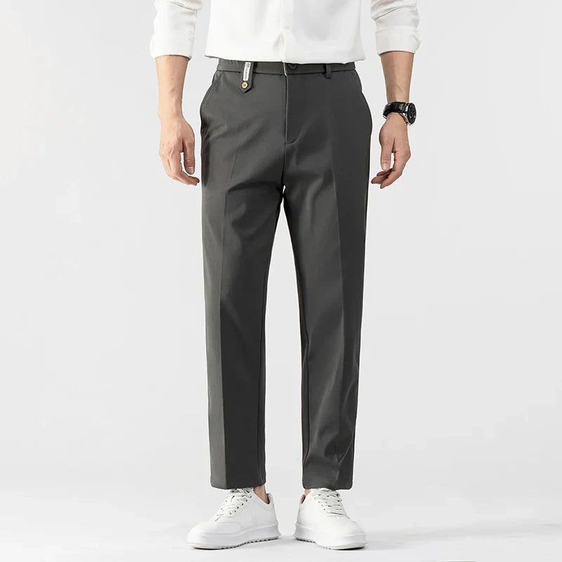 Moderne slim fit herrebukser, skreddersydd for komfort og en tidløs look.
