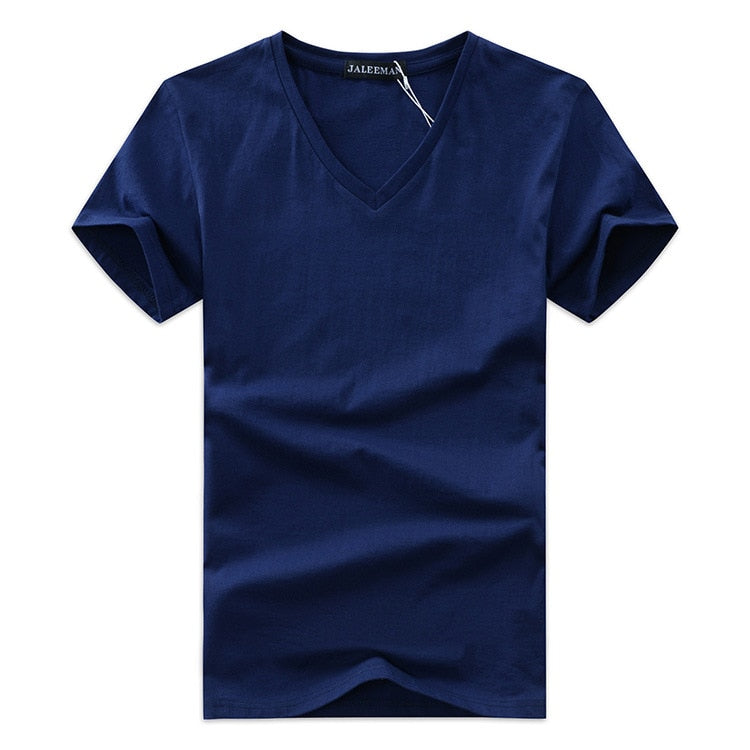Komfortabel og allsidig slim fit t-skjorte for menn med V-hals, ideell for hverdagsbruk.