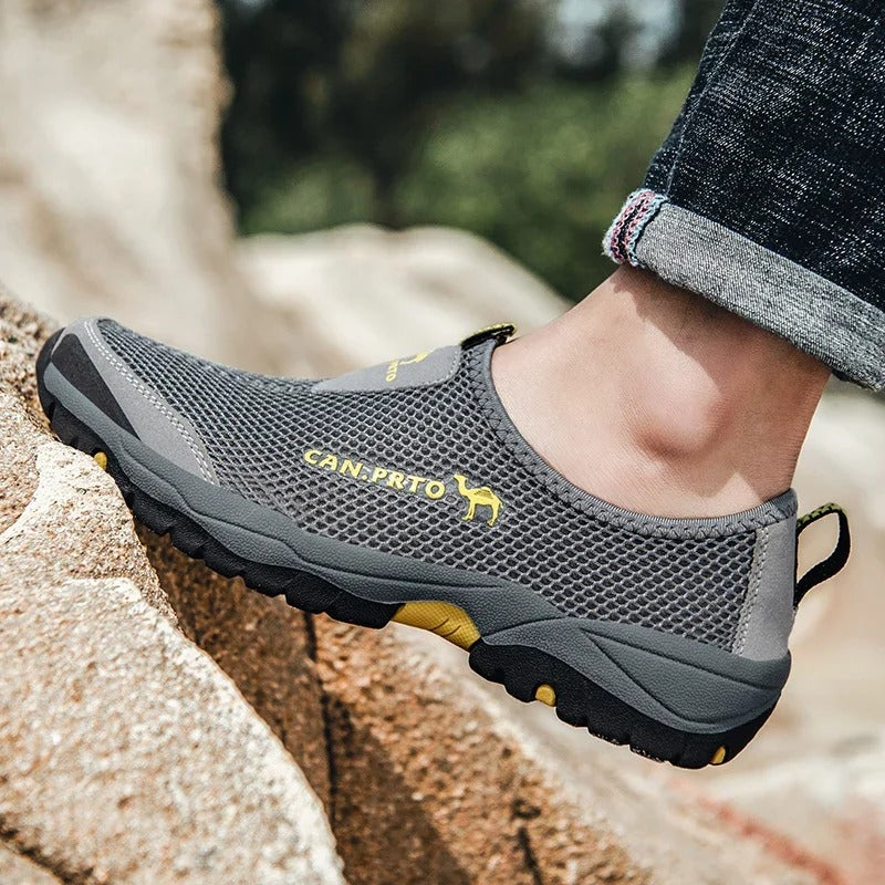 Hverdagslige herre slip-on joggesko med pustende mesh og god dempekomfort.