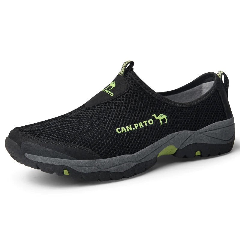 Lettvekt herre slip-on joggesko i pustende mesh, ideell for fritid og sport.