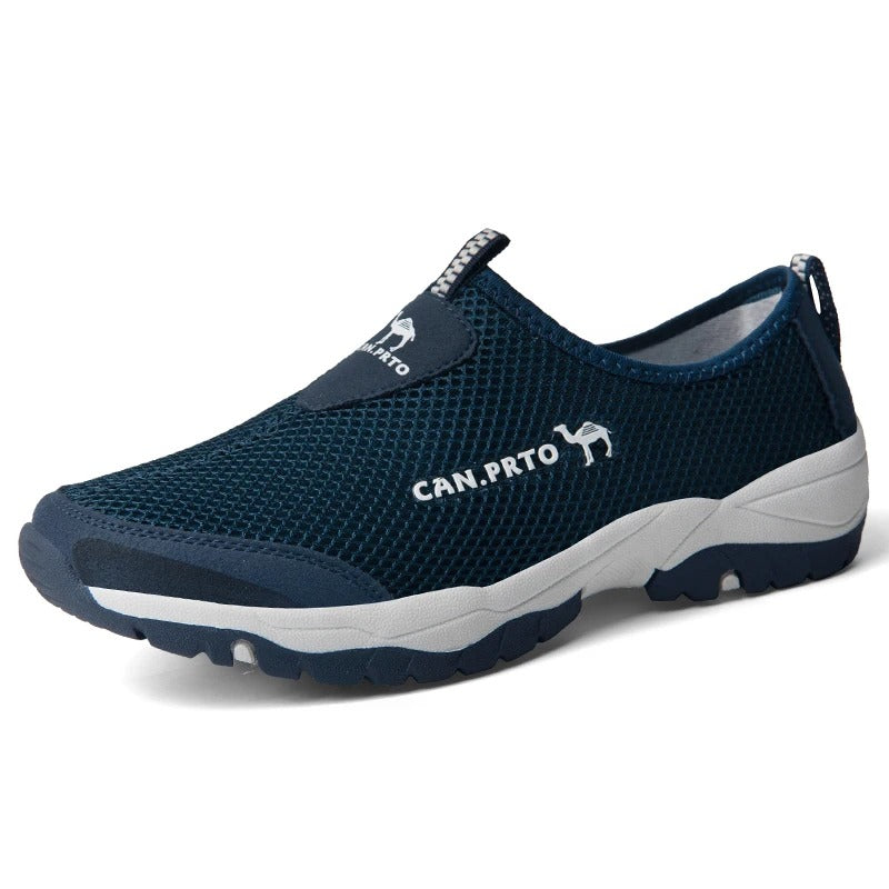Pustende slip-on fritidssko for menn, perfekt for turgåing og casual stil.